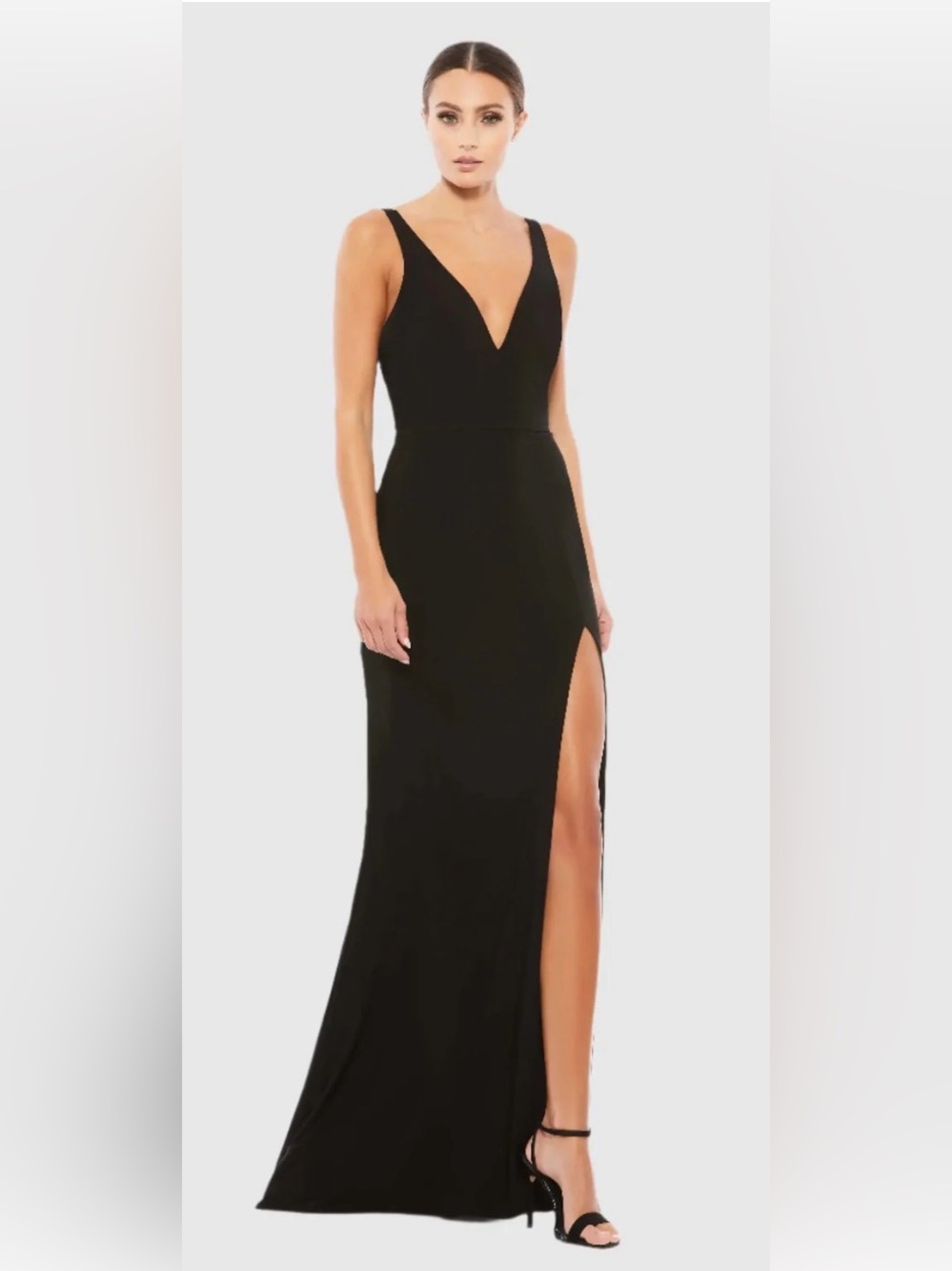 NWT Mac Duggal Black Plunge-Neck High-Slit Gown Size 4